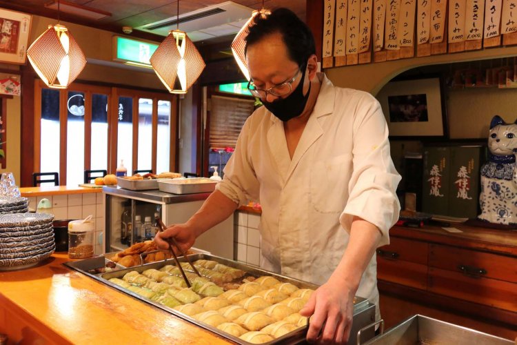 3代目の長江寛さん。自ら豊洲市場に仕入れにいくことも。