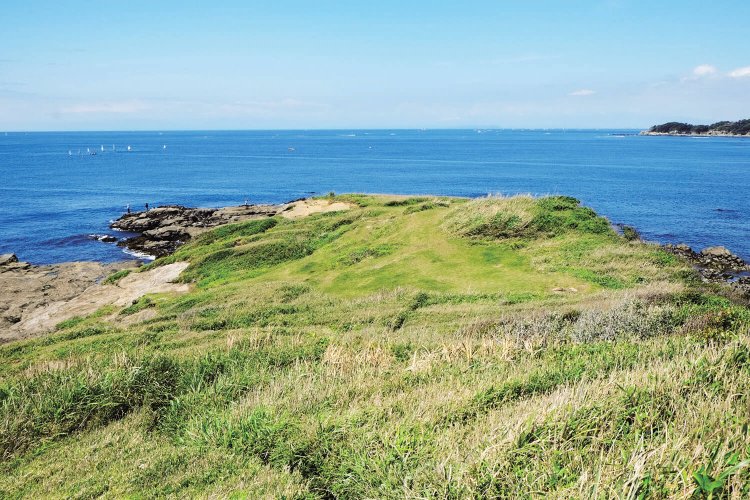 黒崎の鼻。周辺は人の気配が少ないせいか、2010年のNHK大河ドラマ『龍馬伝』のロケ地にもなった。
