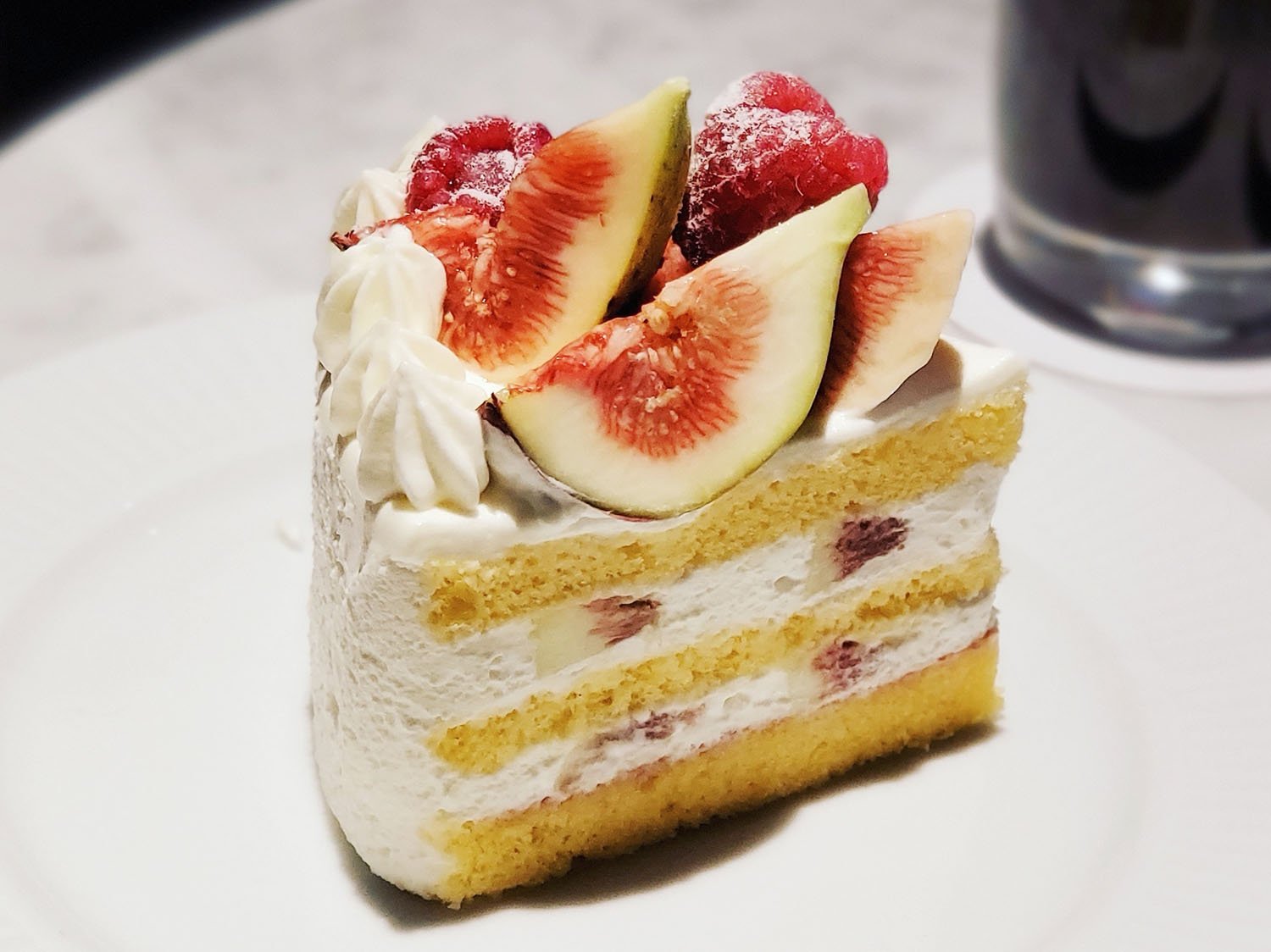 季節限定 いちじくと木苺のショートケーキ 1000円(税抜)。