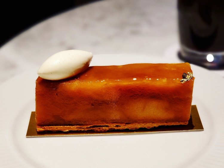 季節限定　タルトタタン 800円（税抜）。