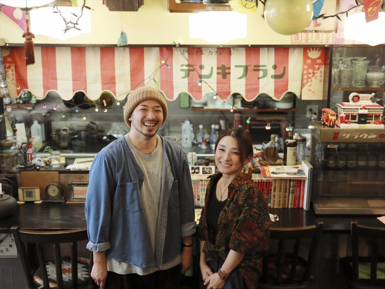 夜もすがら骨董店