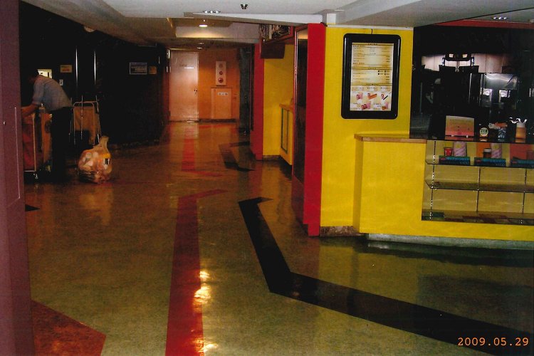 新宿ジョイシネマ03