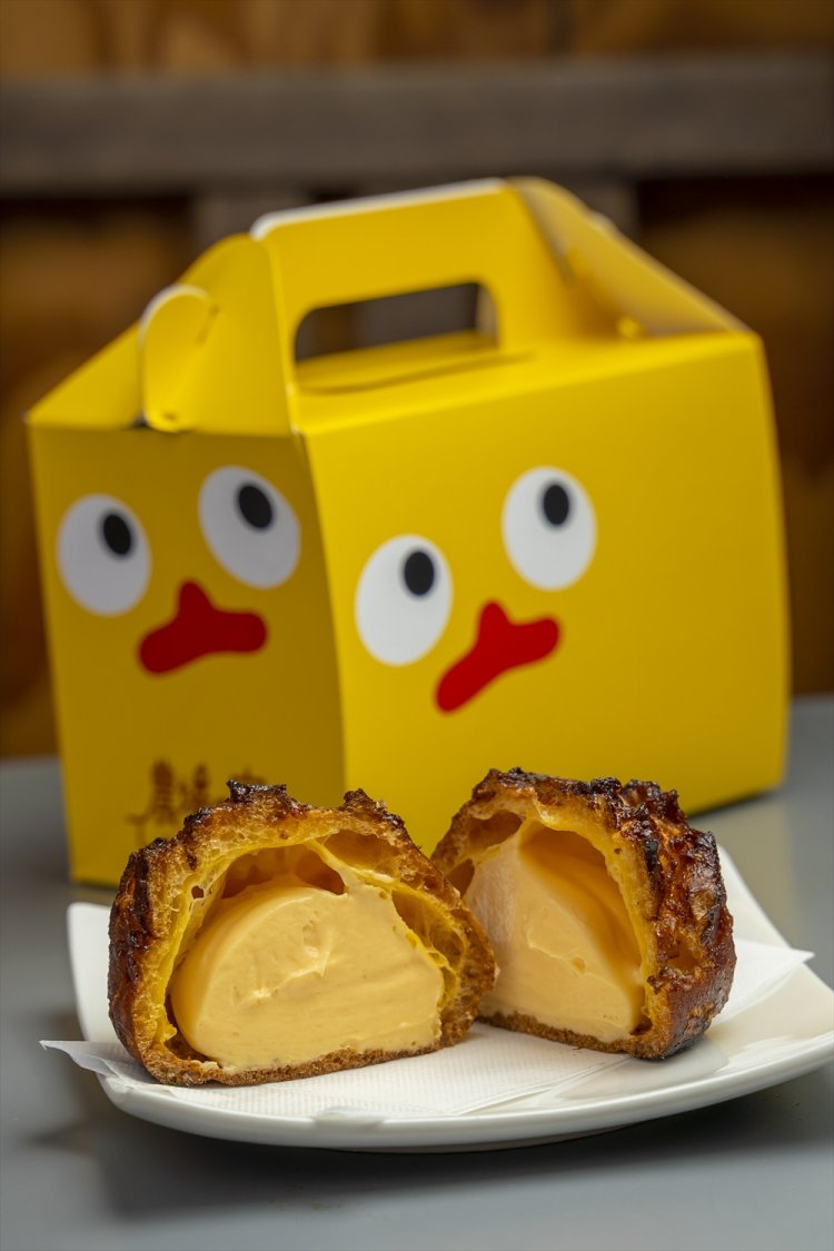 甘みとほろ苦さが特徴の焦がしカラメルシュークリーム271円。