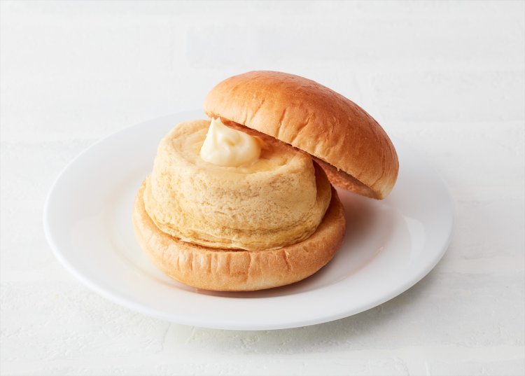 丸くて分厚い厚焼き玉子は厨房で調理。ふわふわ熱々！450円。