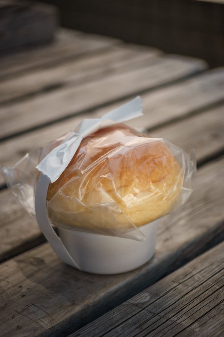 リボンで結ばれ、手みやげにもいい。