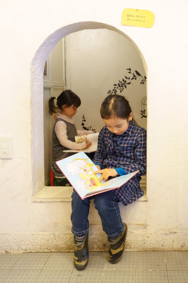 家族で訪れる常連客が多い。店内にはキッズルームも用意。