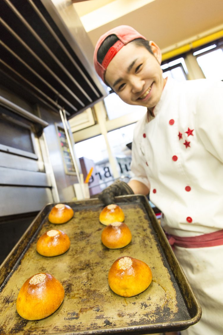 焼きたてのあんぱん。