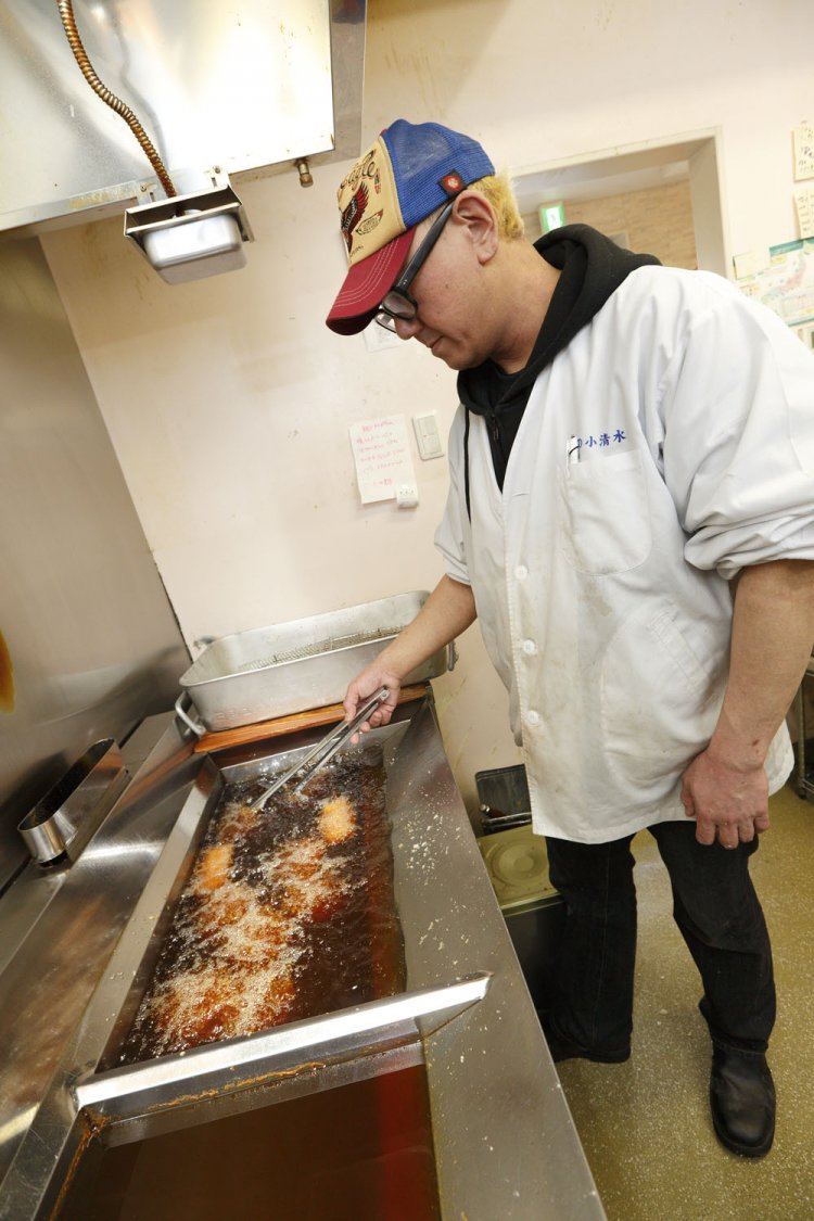 注文後に揚げるスタイル。