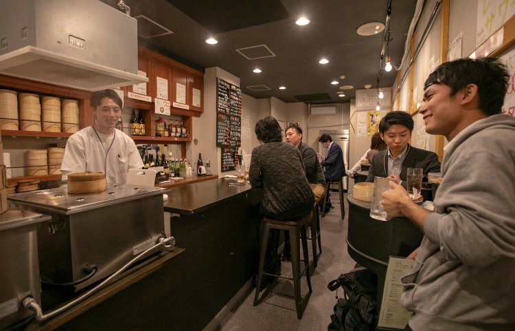 椅子も8席だけ用意。