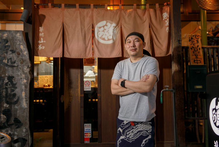 「本当にうまい魚を食べてほしくて、おすすめ料理を伝えています」と2代目。