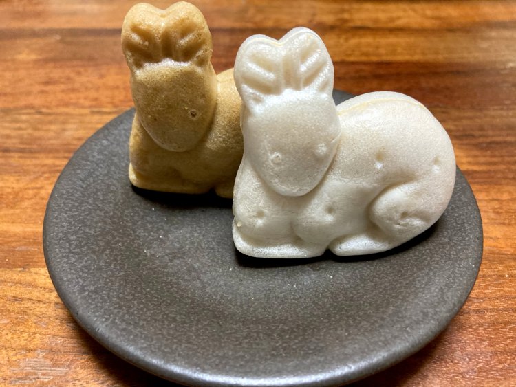 奈良の鹿をモチーフにした「神鹿物語」。（多口製菓／2020年）