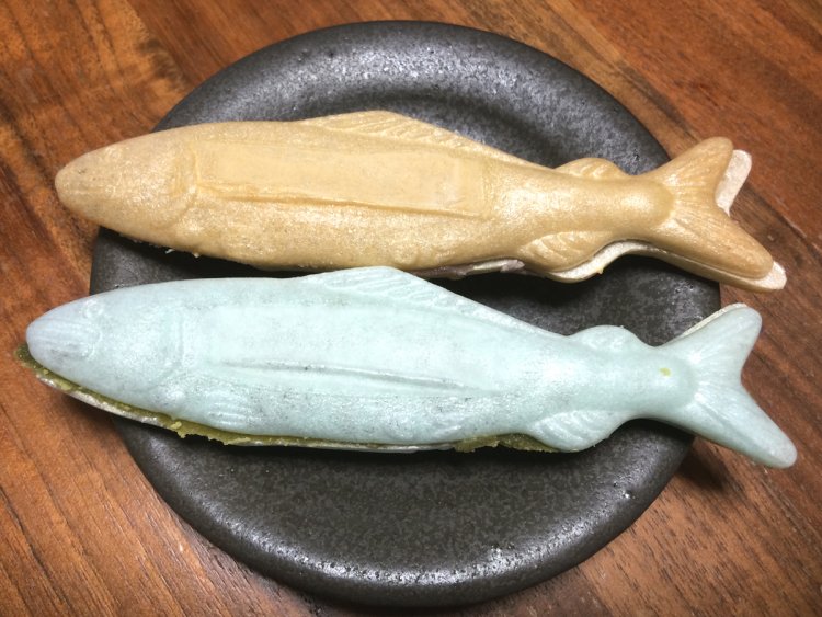 鮎もなか。（亀田屋／2016年）