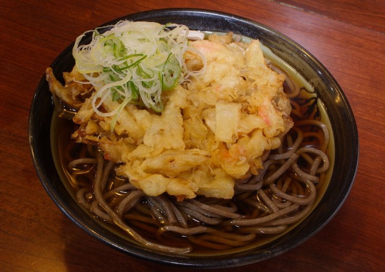 天ぷら（かき揚げ）そば410円。