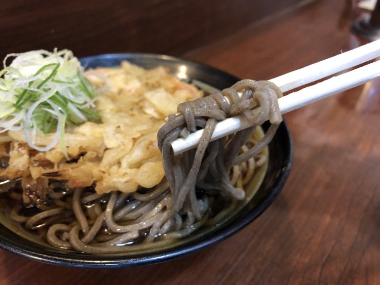 色は黒いが喉越しはいい。