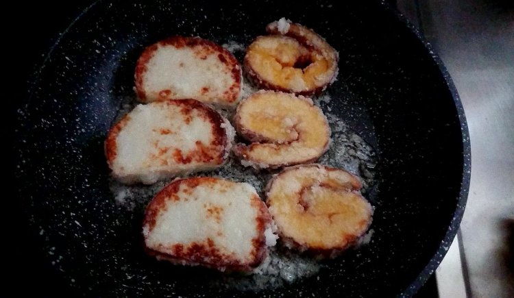 揚げ焼きにする写真
