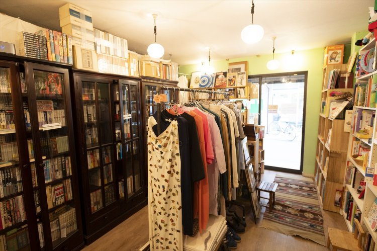 幼稚園からの友人であるスタイリストさんが選んだ古着も扱う。