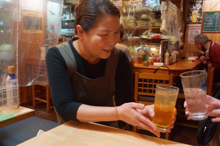 こちらが恵理子ママ。