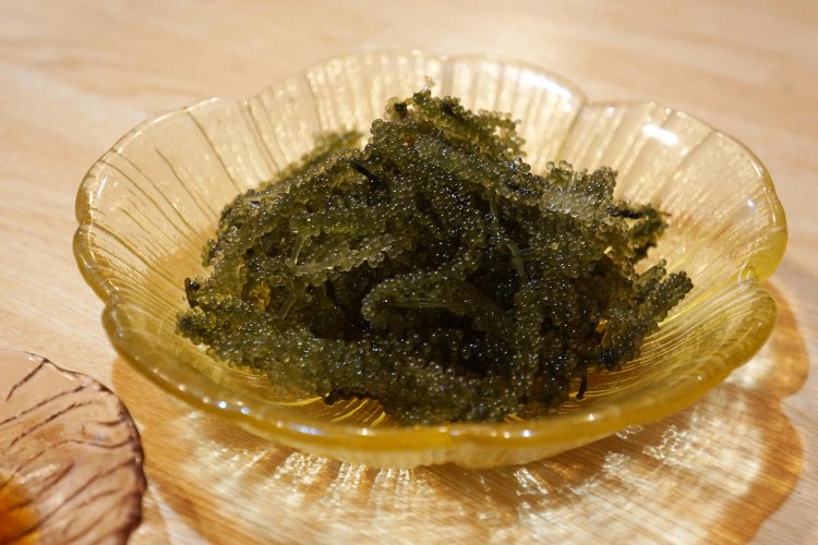 沖縄から直送される海ぶどう680円。