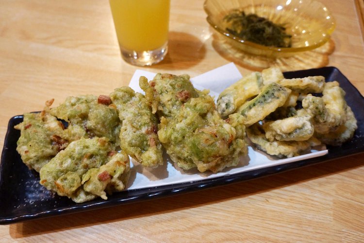 僕の大好物、アーサー天ぷら700円。