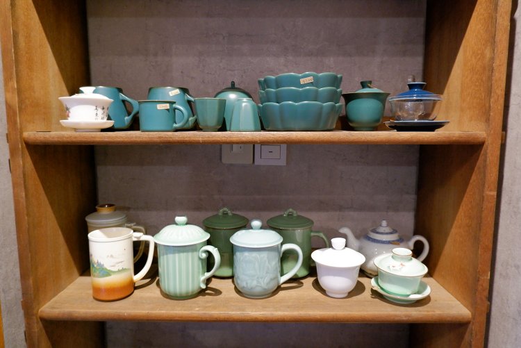 茶器の販売もしている。