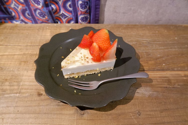 金木犀とイチゴのムースケーキ580円。