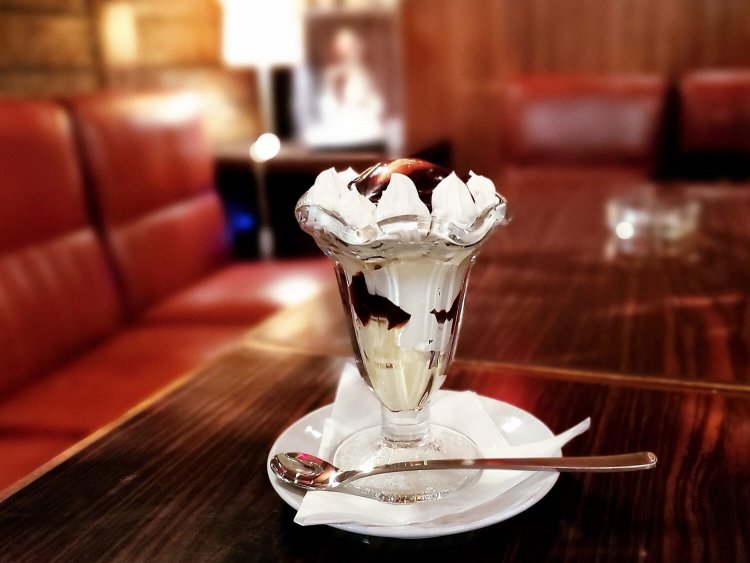 チョコレートパフェ 750円。