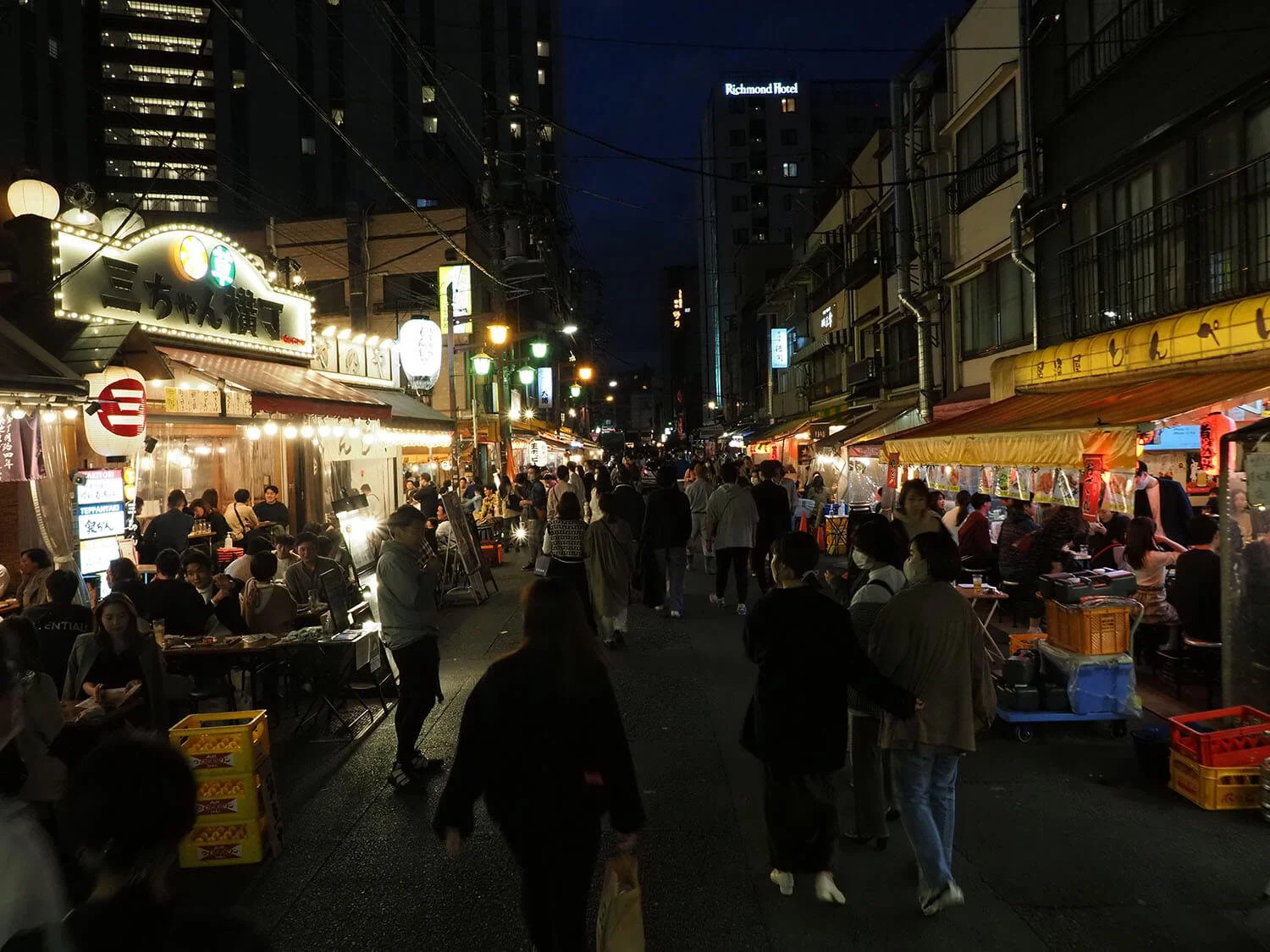 浅草って どんな街 都内屈指の観光地 商店街密集地帯は伝統と最新文化の美食のクロスロード きょろきょろしながら歩くのがおすすめカオスな街 さんたつ By 散歩の達人