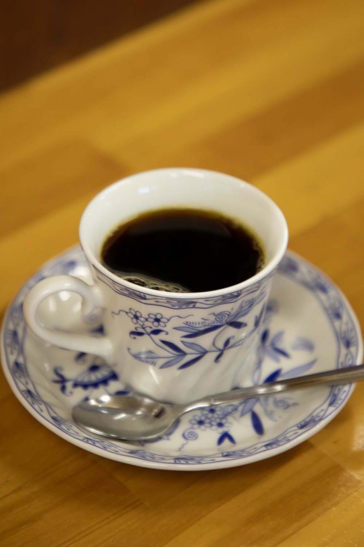 サイフォンで淹れたバリアラビカ神山350円。