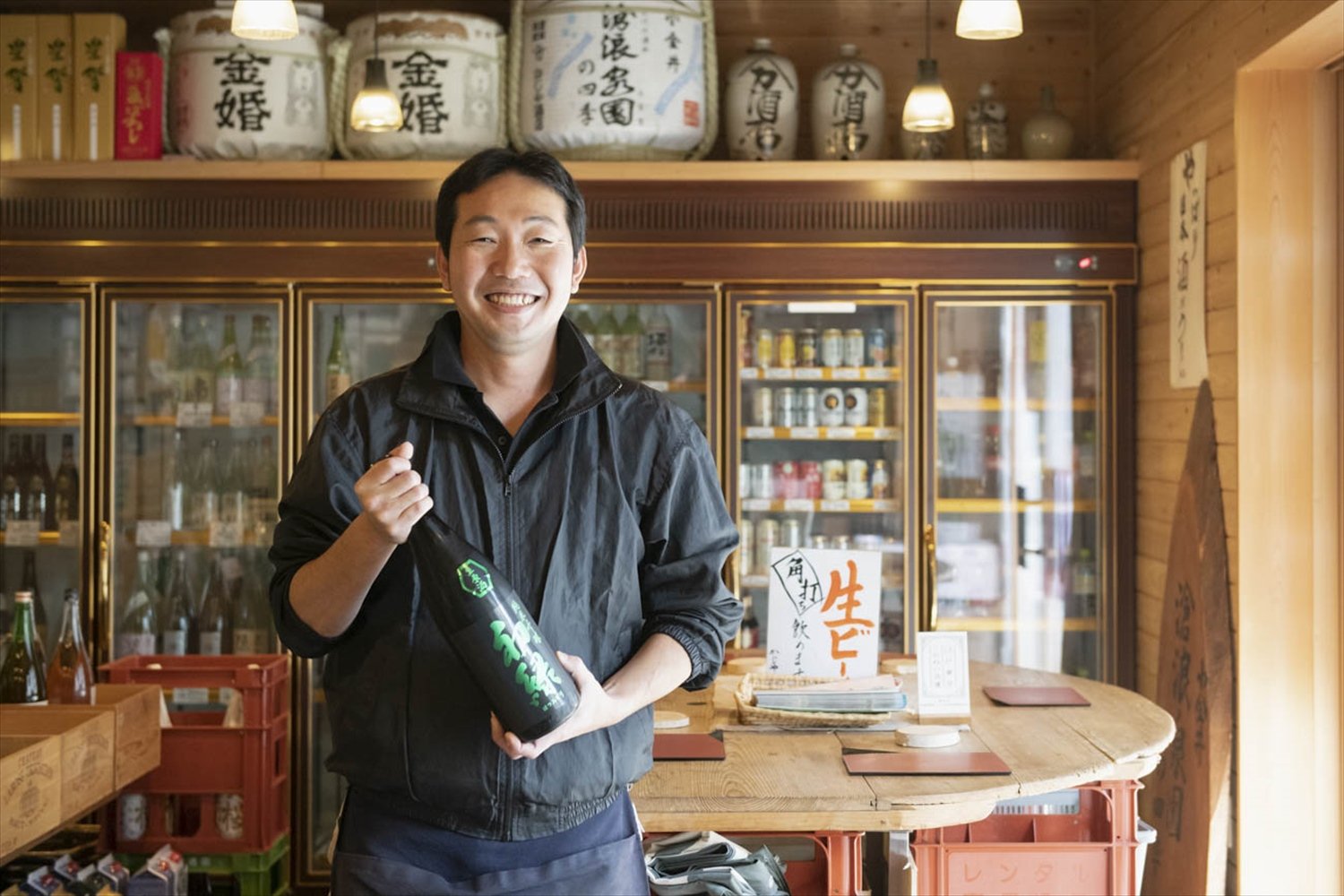 岐阜県の初緑純米吟醸無濾過生原酒(緑)は「香りがいいですよ」。