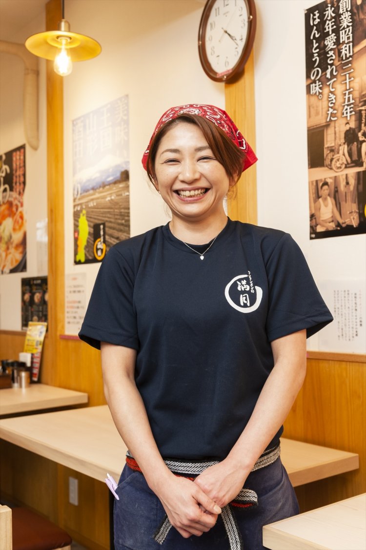 店長の佐藤さん。快活で明るいキャラクターも隠し味だ！