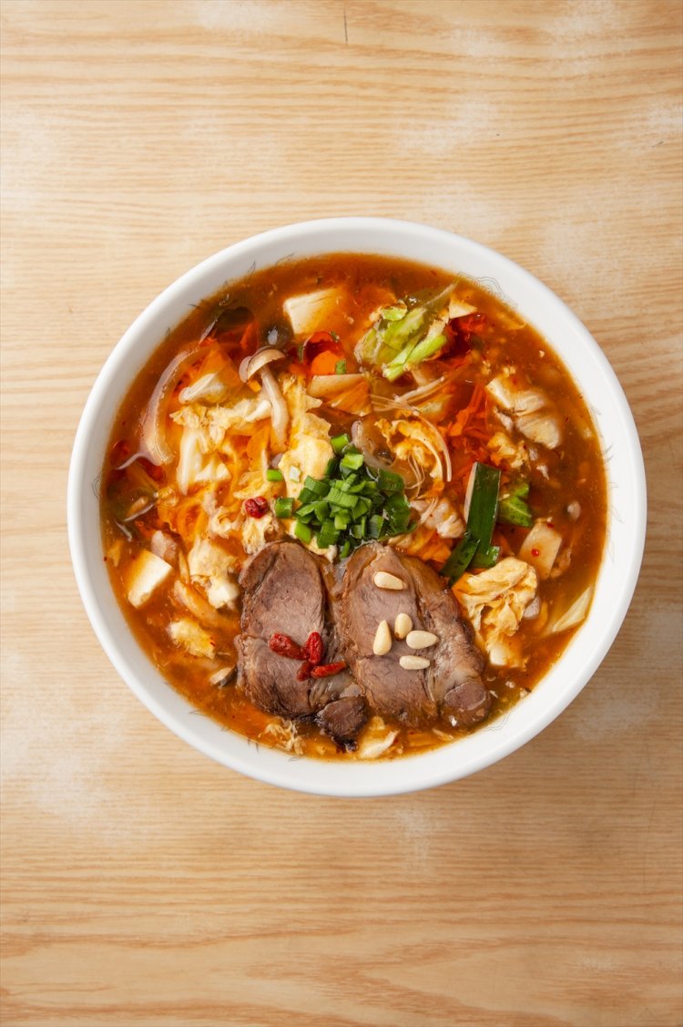 スーラータンメン900円。