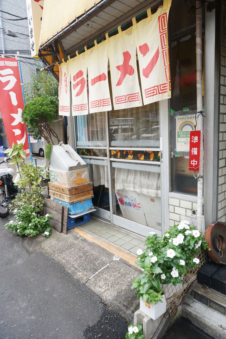 ザ・町中華な雰囲気のラーメン屋。