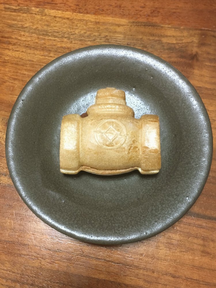 バルブもなか。玉型弁をデザインしたものと思われる。（2018年）