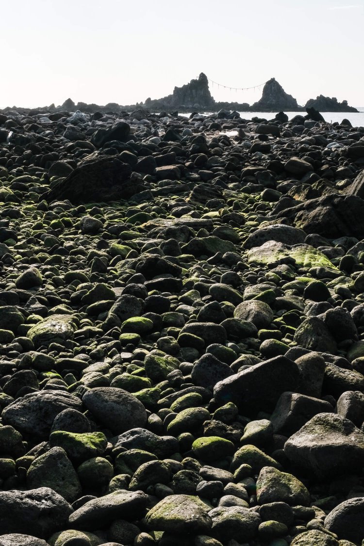 確実にトンボロ現象を見たい場合は付近の干潮時刻を調べておこう。