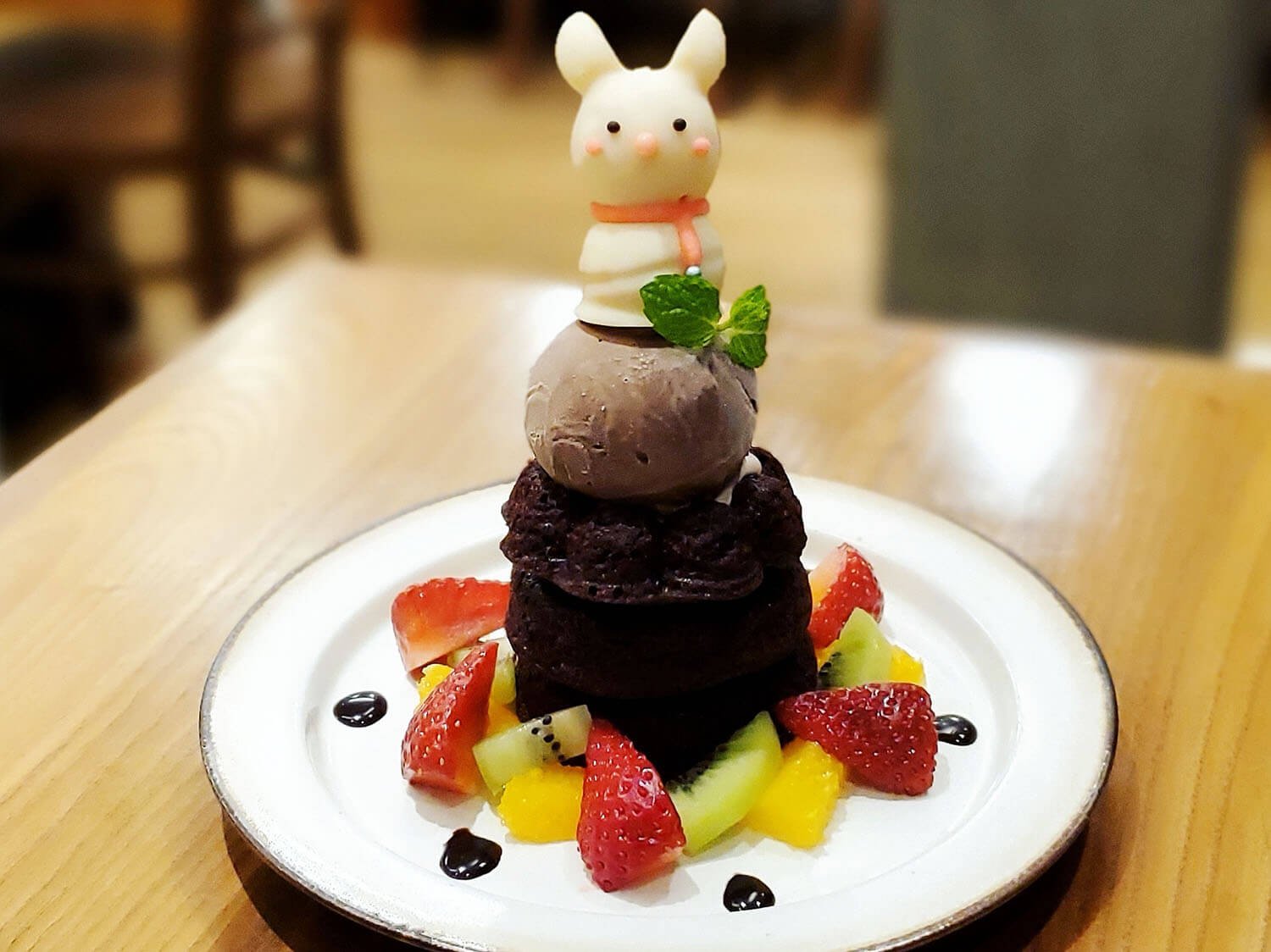 期間限定 チョコ輪ケーキ 白うさぎ 1000円(税別)。