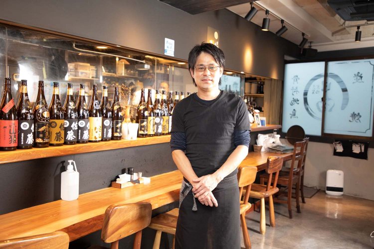 店長の熊木さんは、20年以上のキャリアを持つベテラン。新橋店で長年勤めた後、船橋店立ち上げを契機に店長になった。