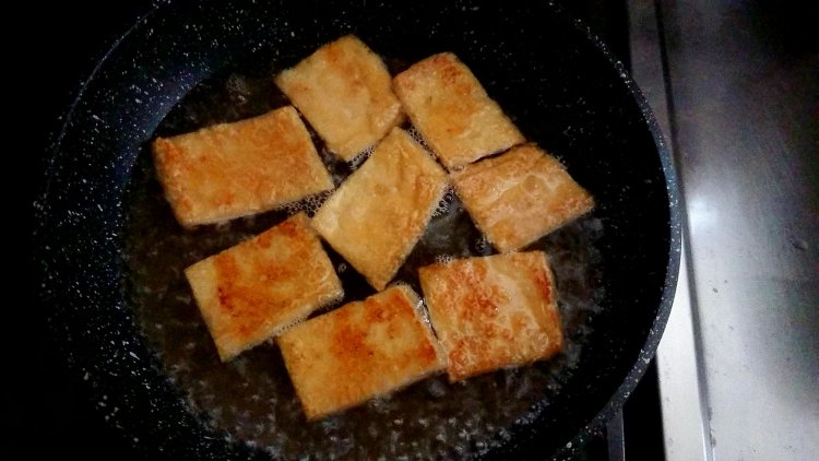 油揚げに出汁投入