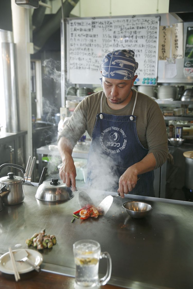 完成までは広島レモンサワー495円を。お持ち帰りもやってるよ。