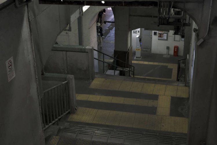 蟒・ｂ縺ｮ蝗ｽ驕馴ｧ・6FKJ1535