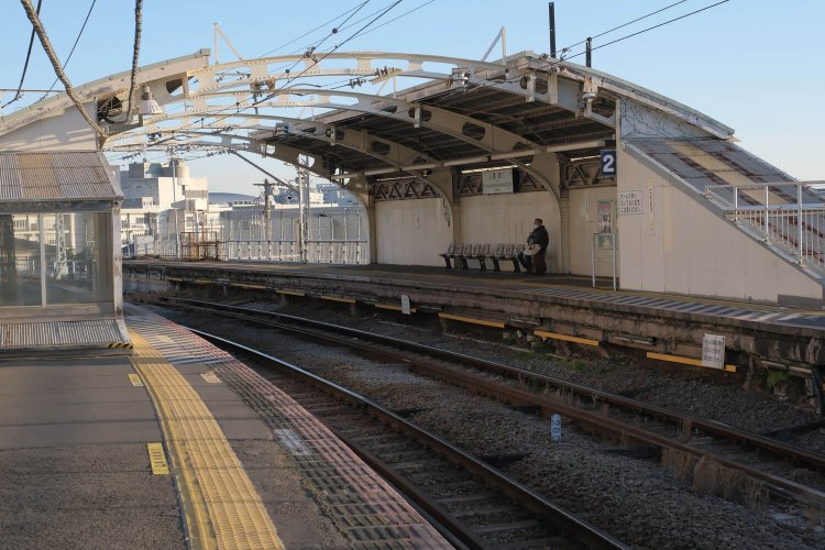 蟒・ｂ縺ｮ蝗ｽ驕馴ｧ・6FKJ1827