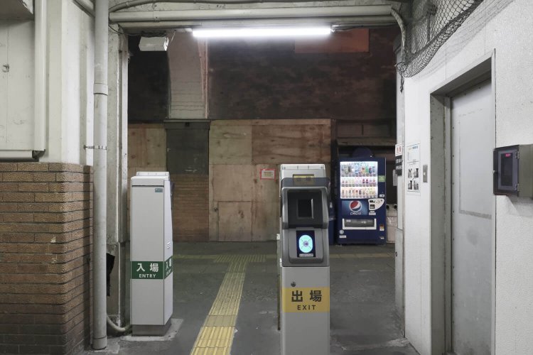 蟒・ｂ縺ｮ蝗ｽ驕馴ｧ・6FKJ1853