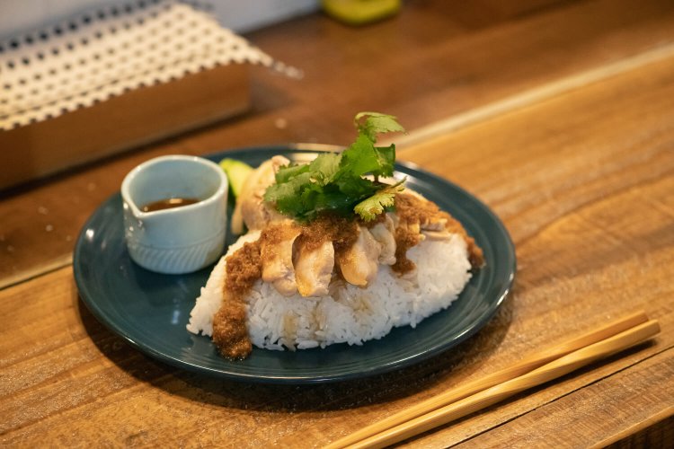 カオマンガイ935円。