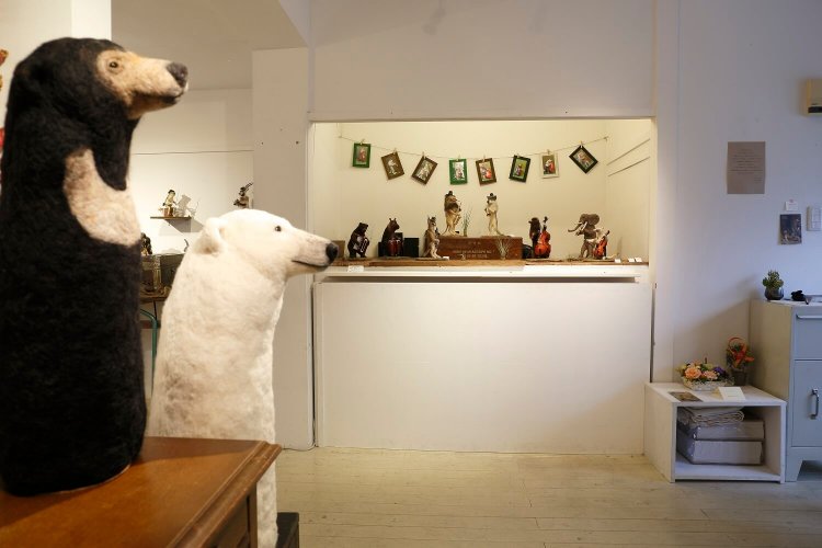取材時の展示は、すずきゆきこさんの羊毛フェルト動物展。
