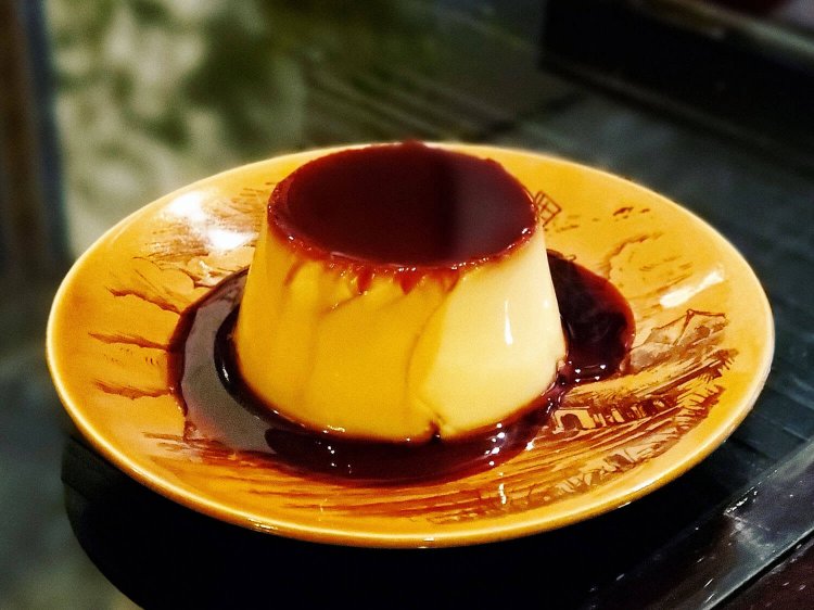 テイクアウト カスタードプリン 500円。