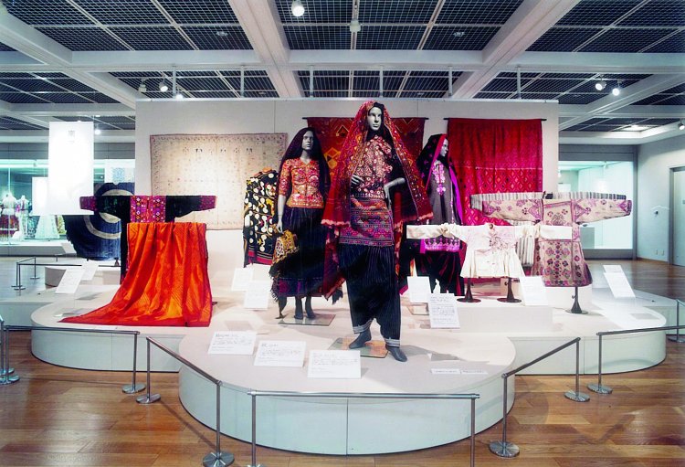 文化学園服飾博物館（ぶんかがくえんふくしょくはくぶつかん）