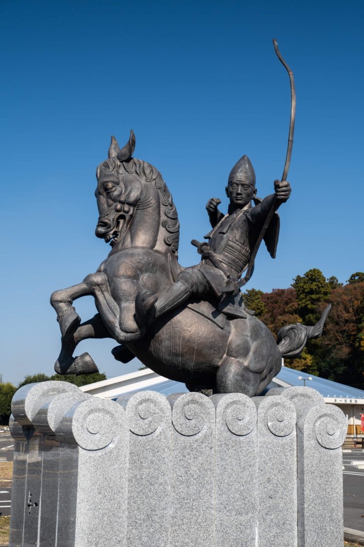 道の駅では勇壮な那須与一像がお出迎え。