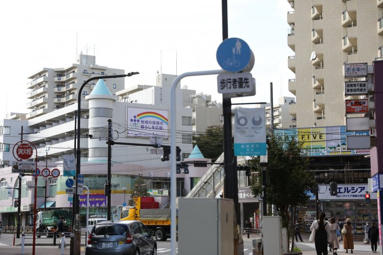 左が『サイゼリヤ』が入っていた建物。さらに進んだ先には爪さんがよく行っていた『TSUTAYA』がある。