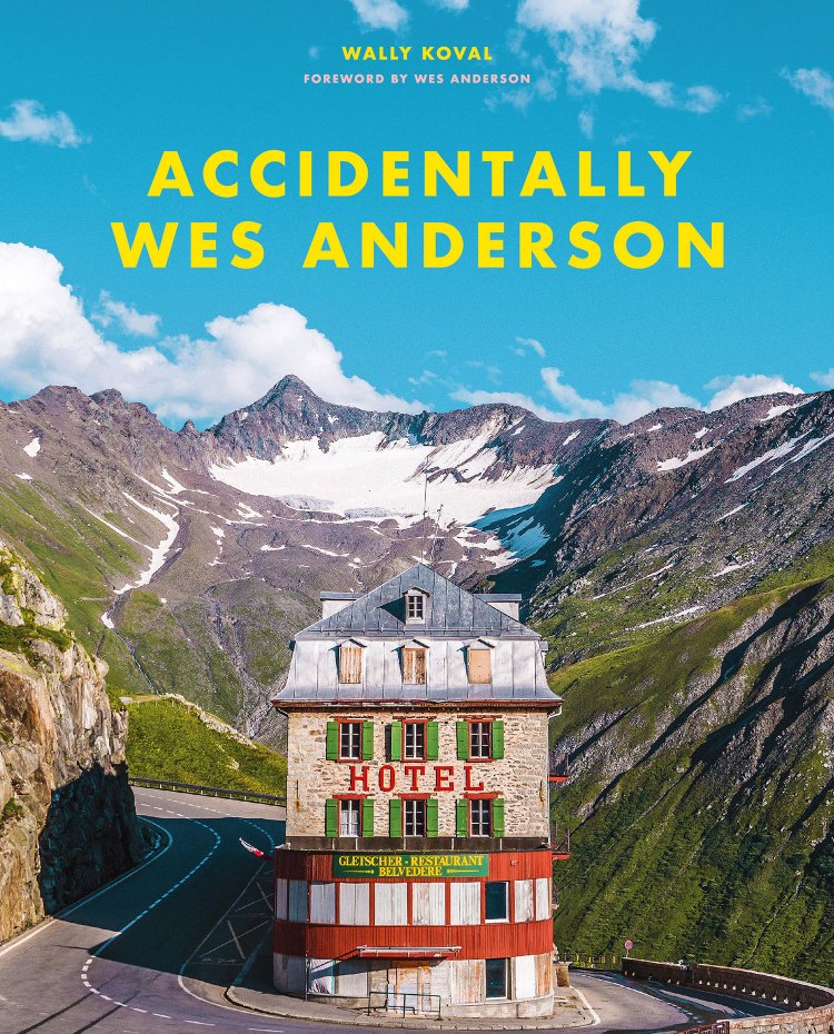 『ウェス・アンダーソンの風景』表紙の建物は、スイスのフルカ峠のホテル・ベルヴェデーレ。1964年には『007/ゴールドフィンガー』のカーチェイスシーンにも登場したそうだ。