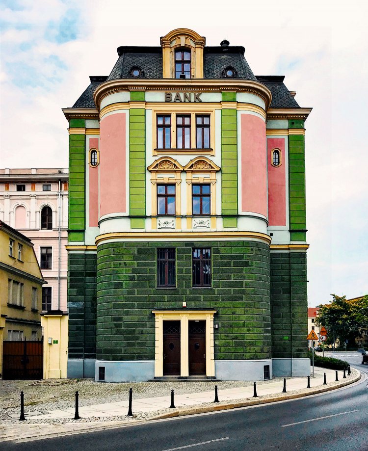 BGZ BNP PARIBAS BRANCH | Wrocław, Poland | Photo by Giulia Mulè | @mondomulia | mondomulia.com