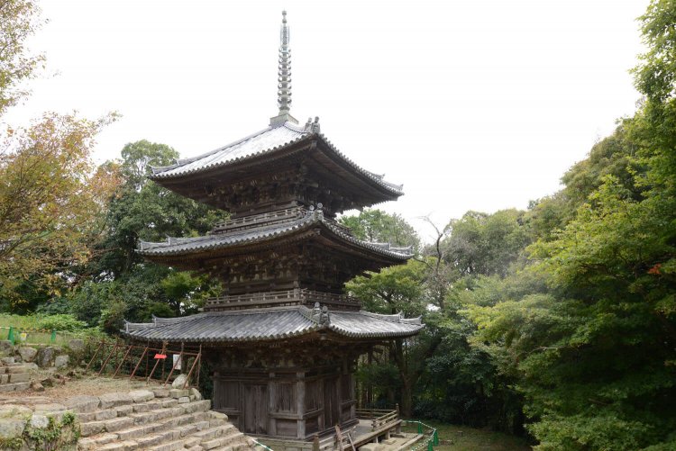 摠見寺三重塔。国の重要文化財。